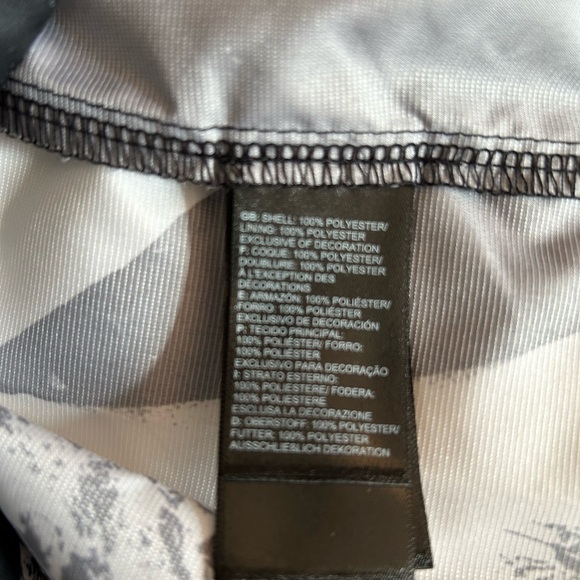 THE NORTH FACE - Women’s Light Windbreaker - Picture 4 of 5